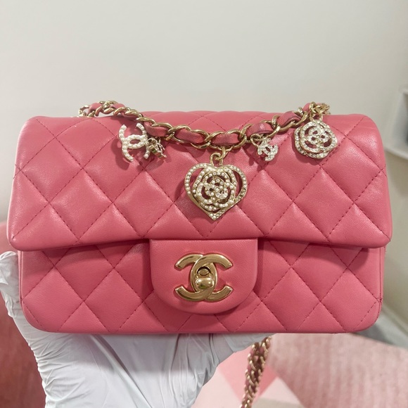 🌸🌸Chanel Valentines Charms mini rectangular Flap Bag - Picture 3 of 15